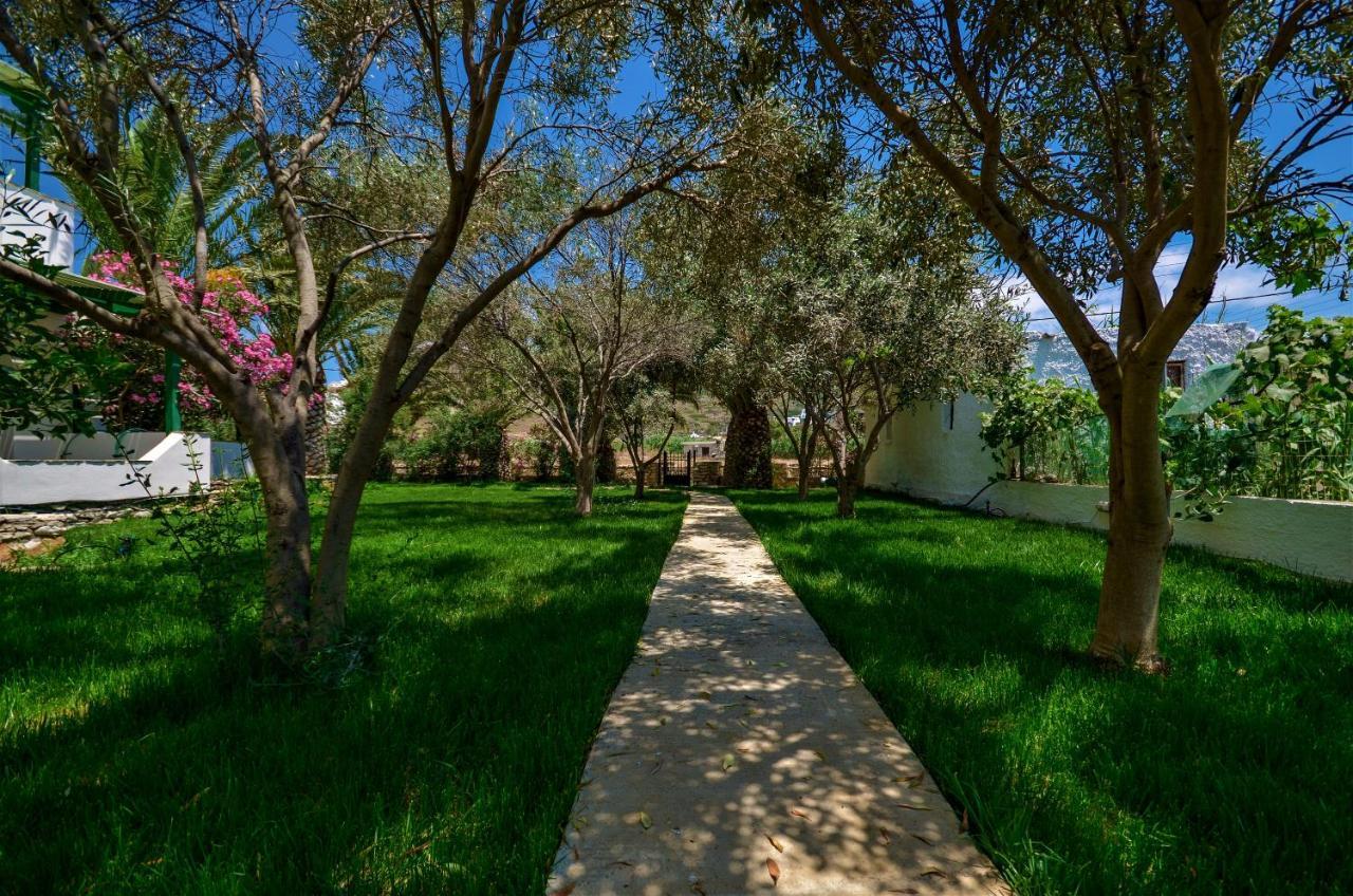 Studios Vrettos Beachfront Hotel Plaka  Exterior photo